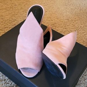 Kendall & Kylie 110mm Essie Suede Mule